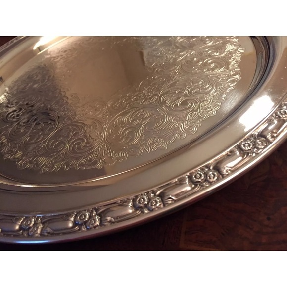 Oneida Silverplated Tray With Glass Insert - Picture 6 of 9